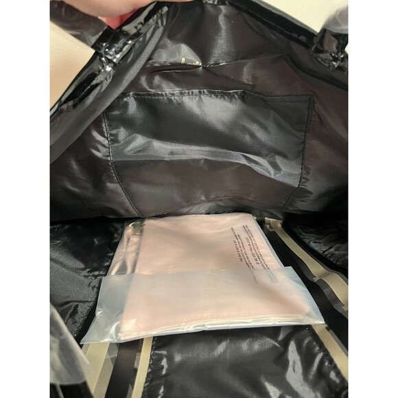 VICTORIA SECRET TOTE BAG SIGNATURE STRIPES PINK/BLACK With Wristlet NEW - Picture 11 of 11